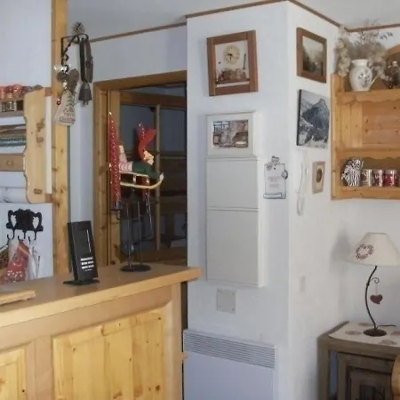 2 Pieces Cabine 6 Pers. Expose Sud Avec Balcon Et Garage A Valloire